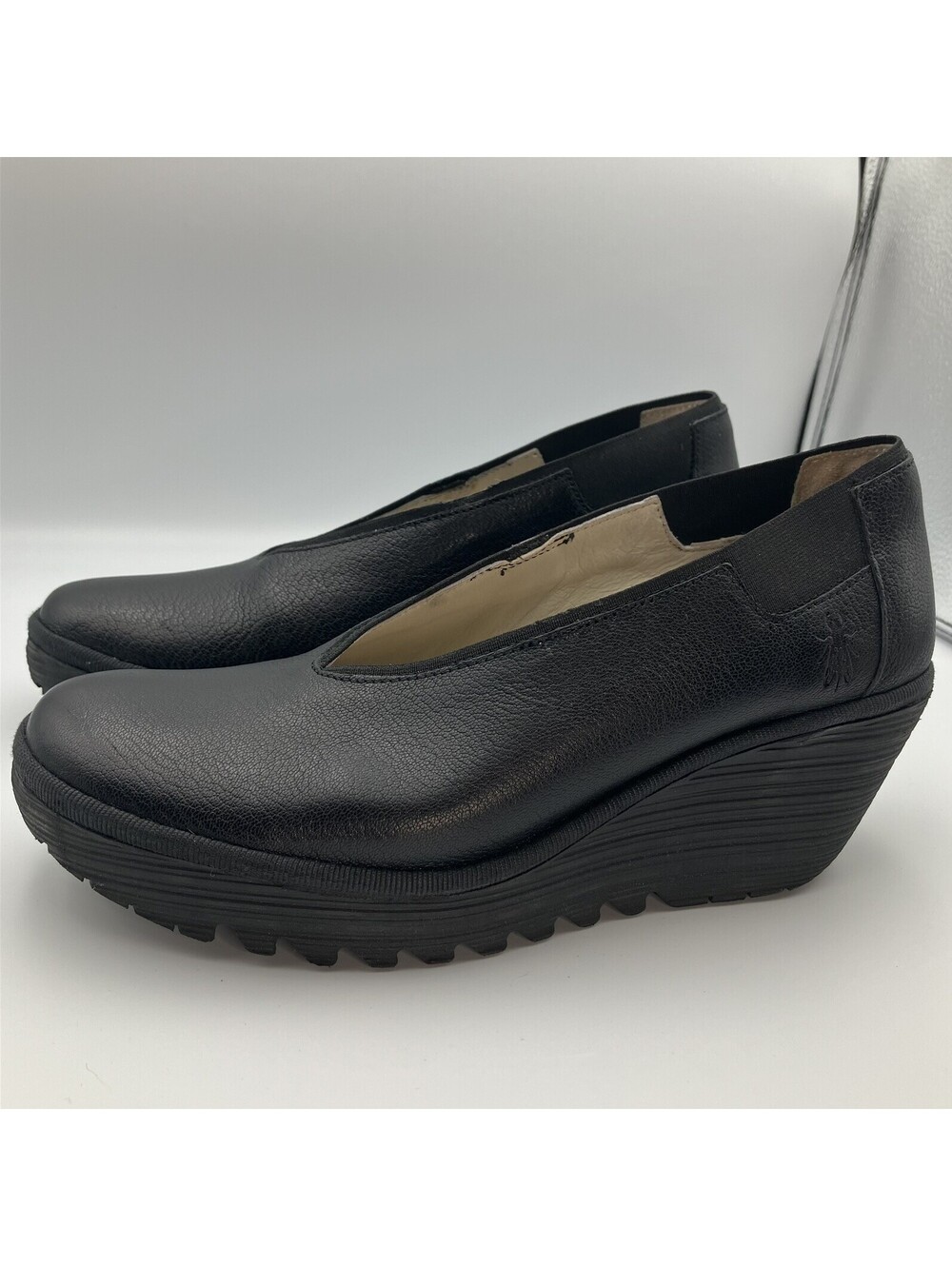 Fly London Yaz Black Wedge Pumps Womens Size 39 (8.5 US) - Picture 6 of 9